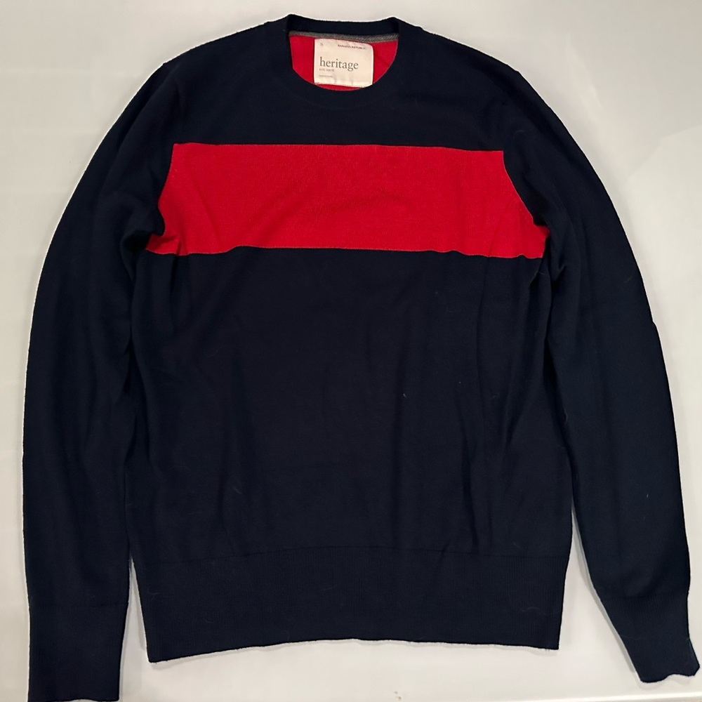 Banana Republic Men's Sweater in Navy and Red